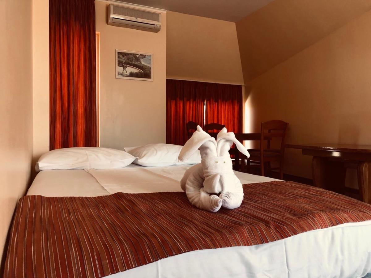 Family Hotel Deja Vu ラヴダ エクステリア 写真