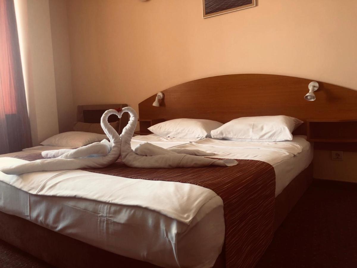 Family Hotel Deja Vu ラヴダ エクステリア 写真